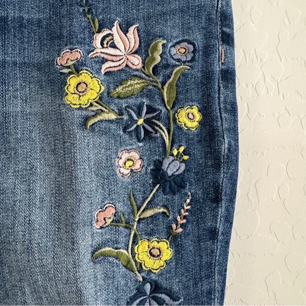 KUT from The Kloth Catherine Boyfriend Jean Floral Embroidered Detail Size 6 - Picture 8 of 11